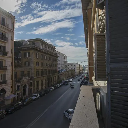 Colosseo Prestige Rooms-3