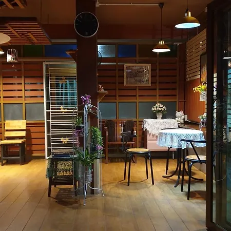 Little Guest House Hotel-2