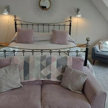 Westwood Lodge B & B Boston-2