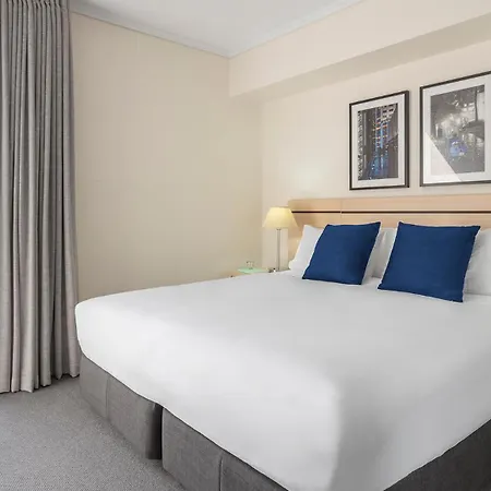 Oaks Brisbane Festival Suites-3
