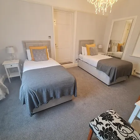 Beaufort Lodge - Central Location & Free Parking-2