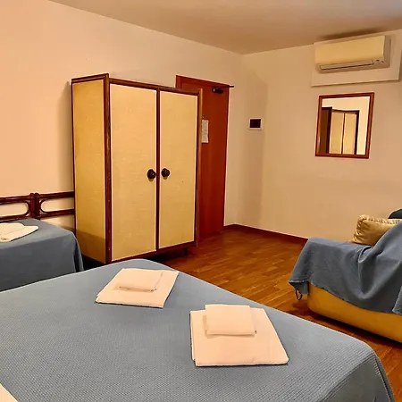 Hotel Canada-3
