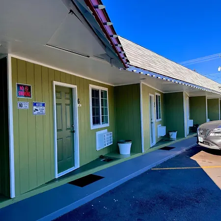 Chalet Motel - Affordable Stay In Central Bend-2