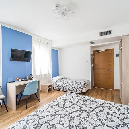 Hotel Italia-3