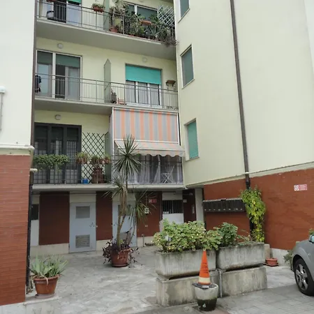 Affittacamere Room Rental Pisa-3