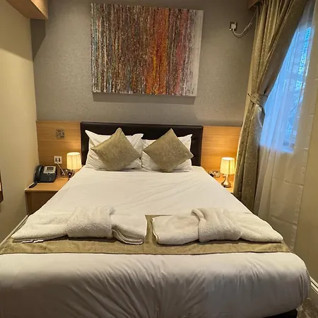 The Shoreditch Inn-2