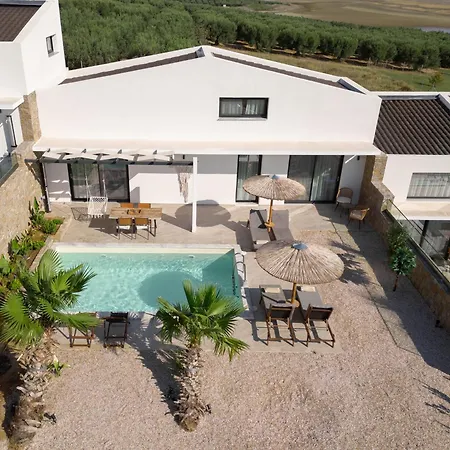 Flamingo View Suites & Villas-2