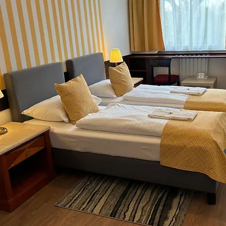 Hotel Gloria Budapest City Center-2