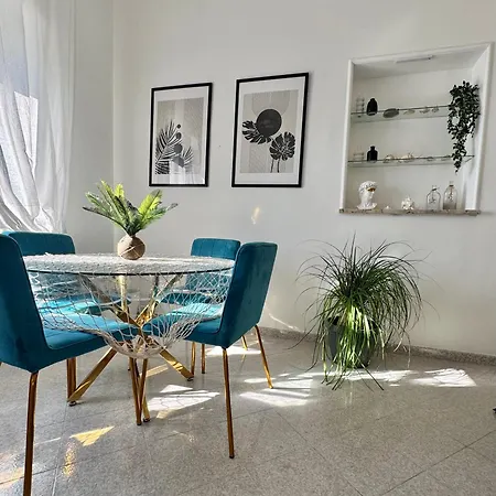 A Due Passi dal Mare B&B-2