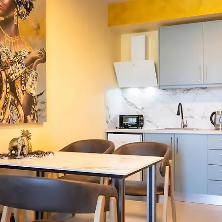 La Reve Luxury Apartments With Private Jacuzzi-3