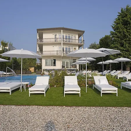 Hotel Unico By Dori-3