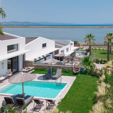 Flamingo View Suites & Villas-3