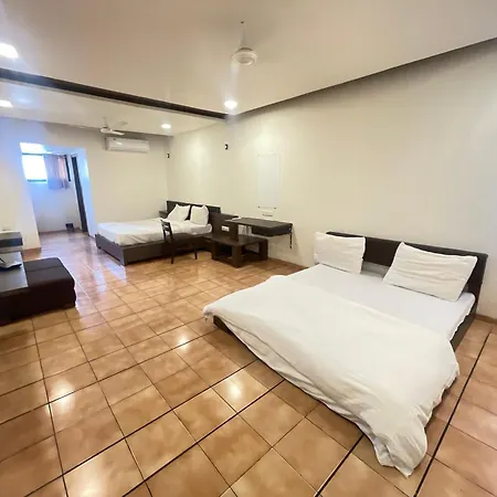 Hotel Sun N Step Club-3