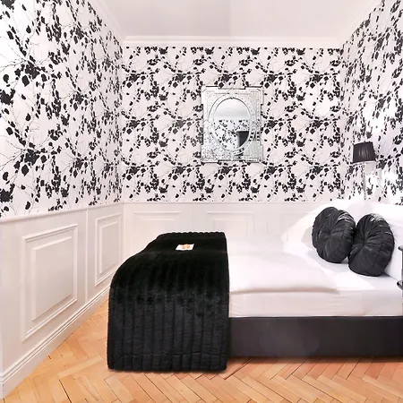 Boutique Hotel Sir & Lady Astor - The Charming City Hotels-2