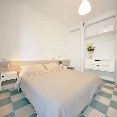 Hotel Happy-2