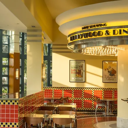 Disney'S Hollywood Hotel-2