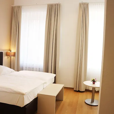 Tante Alma'S Koelner Hotel-2