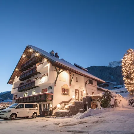 Hotel Die Arlbergerin - Design&Tiroler Gemütlichkeit-3