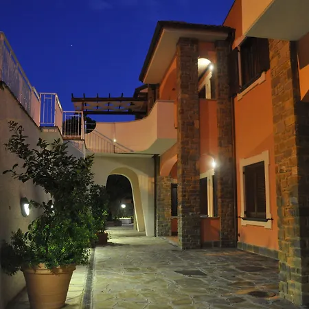 Residence Tre Palme-2