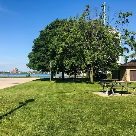 Days Inn By Wyndham Sarnia Harbourfront-3