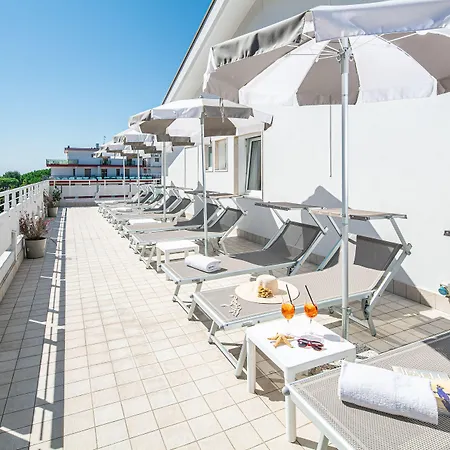 Hotel Pigalle-2