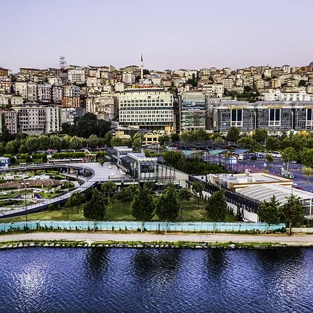 Arise Hotel Golden Horn-3