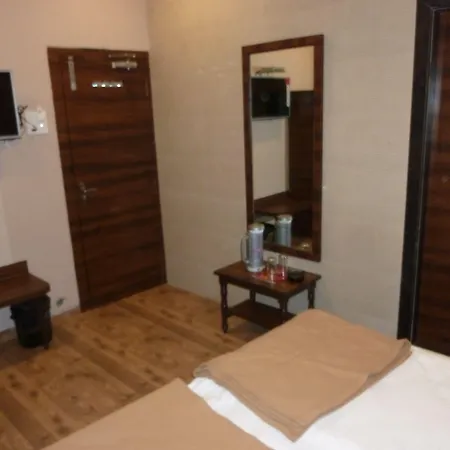 Hotel Regal Palace-3
