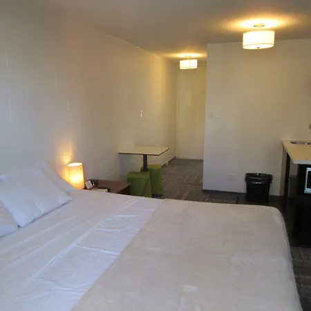 Waikiki Central Hotel - No Resort Fees-3
