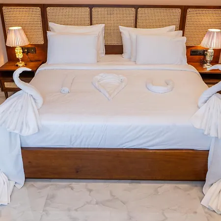 White Land City Hotel-2