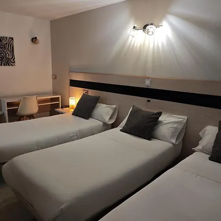 Hostal Fronton-3