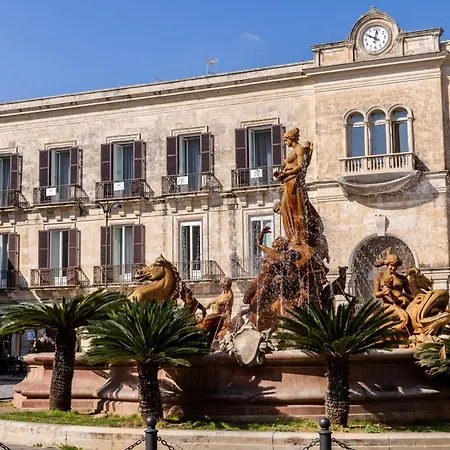 Archimede Charm B&B - Historical Palace In Ortigia-2