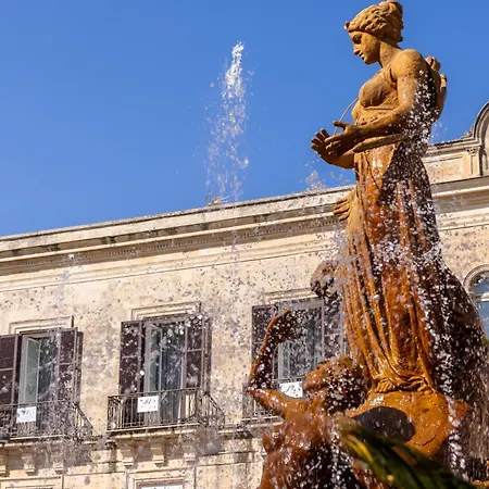 Archimede Charm B&B - Historical Palace In Ortigia-3