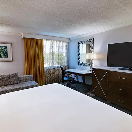 Doubletree By Hilton Madison Downtown-2