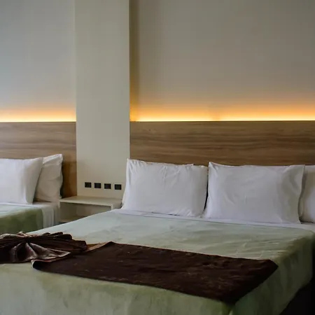 Hotel Gênova BC-2
