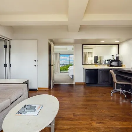 Holiday Inn And Suites Phoenix Airport North By Ihg-3