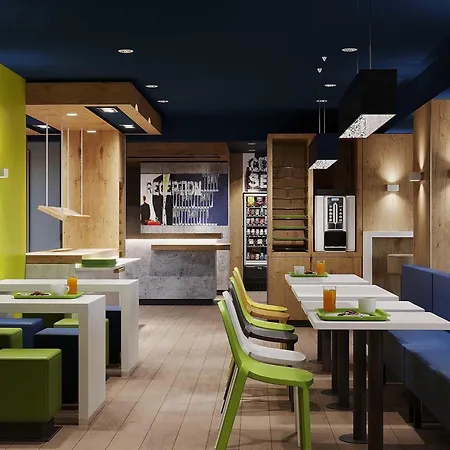 Ibis Budget Poitiers Nord Futuroscope-3