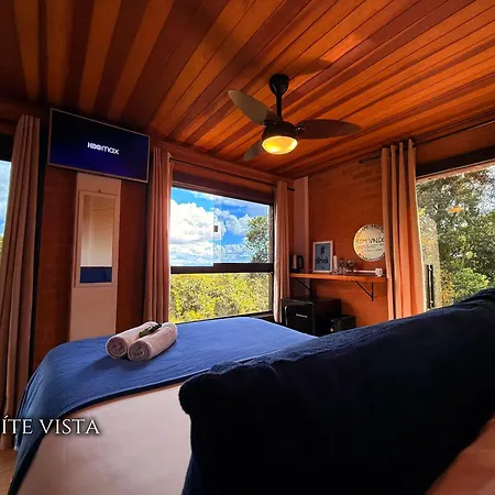 Casa Container 80 - Suítes privativas e sofisticadas integradas à natureza-3