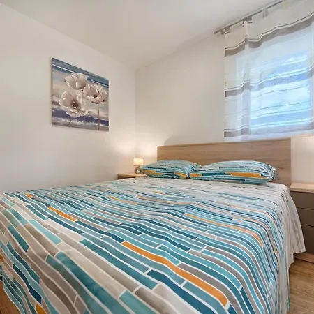 Apartmani Marina-2