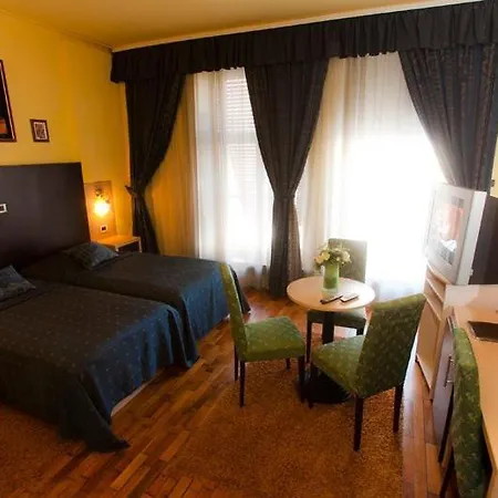 The Movie Hotel-2