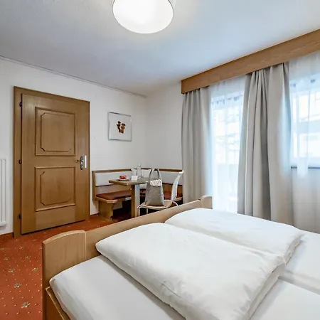 Bed & Breakfast Fender-2