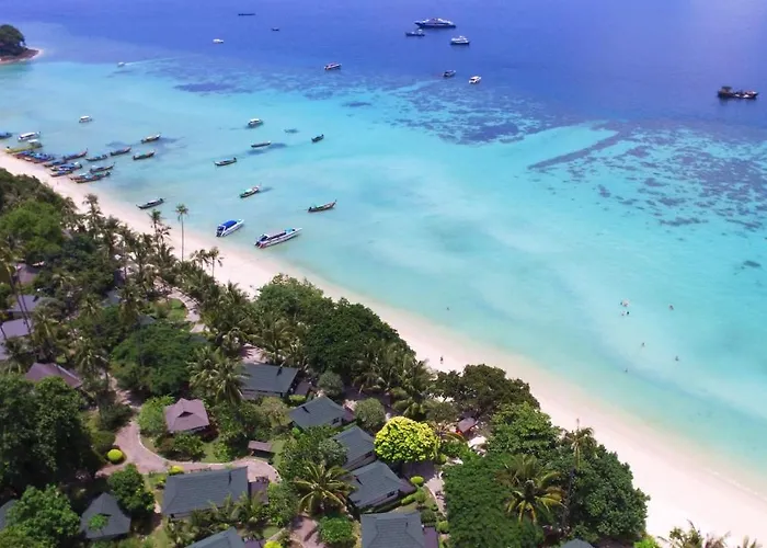 Phi Phi Holiday , Leam Tong Beach