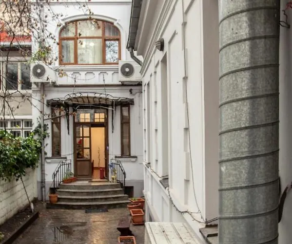 Cheap hotel: Happy Accomodation