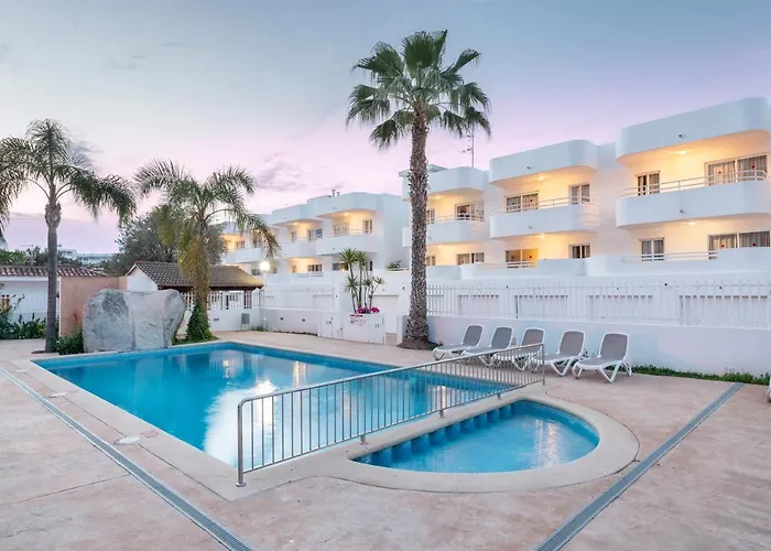 Hotel with pool: Olive Beach Apartamentos