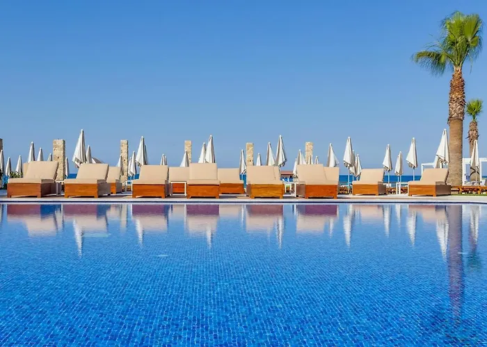 4-Sterne-Hotel: Flamingo Paradise Beach Hotel - Adults Only