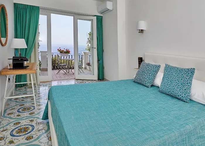 Albergo centrale: Malafemmena Guest House