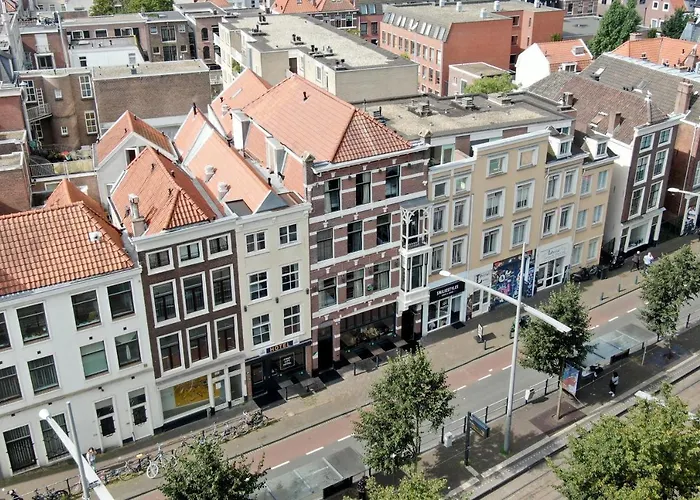  Boutique First City