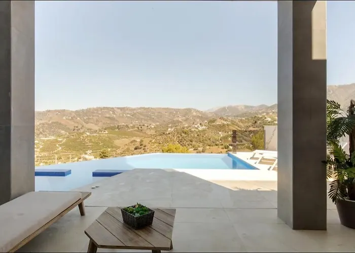 Luxury In Frigiliana - Maui