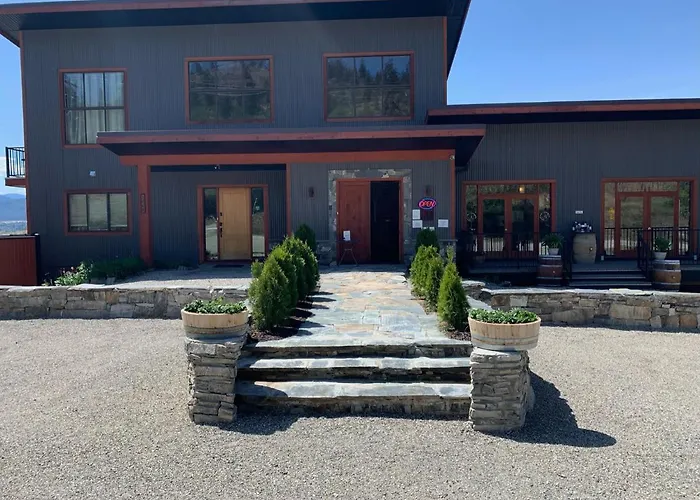 Hotels Close to Airport Wesbert Winery & Guest Suites