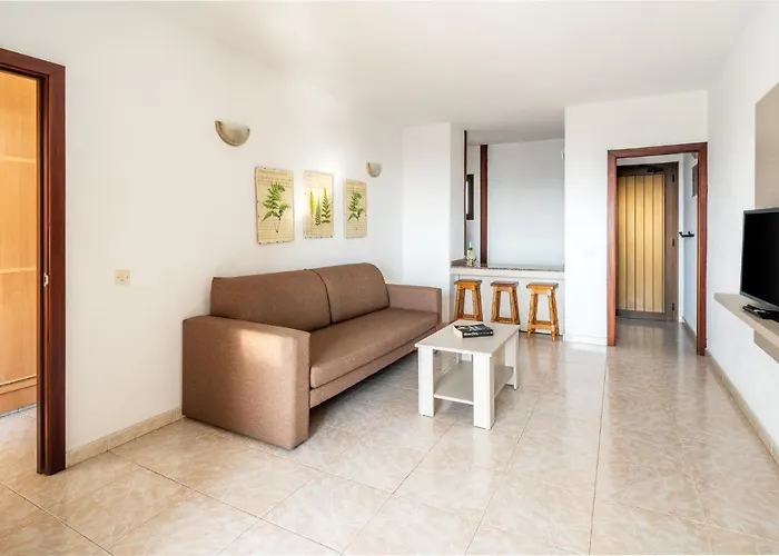 Hotel cerca del colegio: RT-Apartamentos Guinea