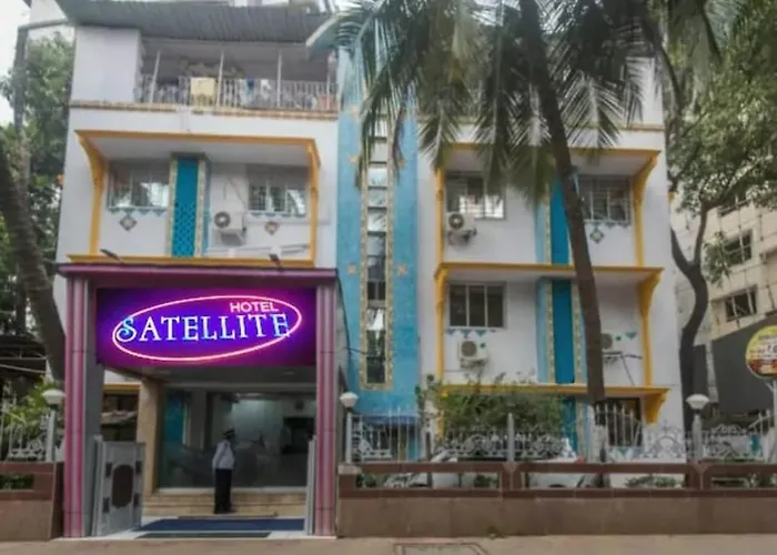 Hotel Satellite